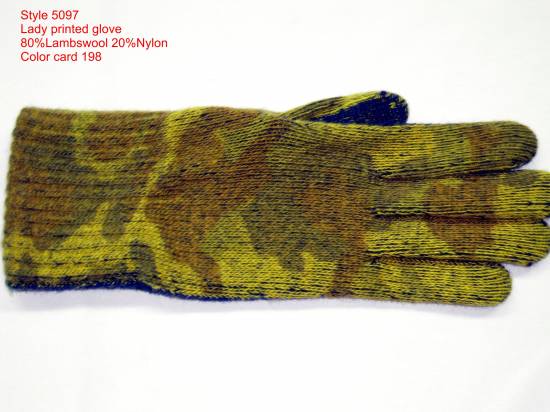 Lady camouflage printed glove