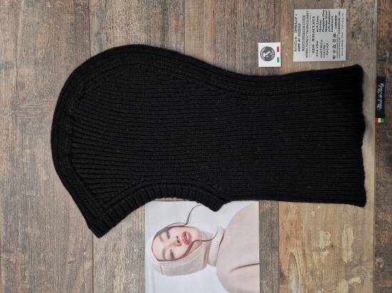 Seamless Integral Balaclava